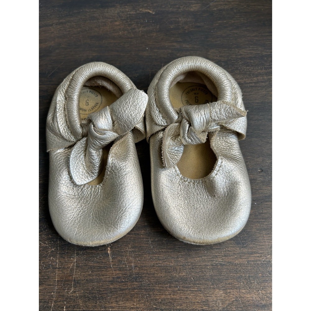 Freshly Picked Gold Moccasin Leather Infant Baby Girl Size 6 Shoes